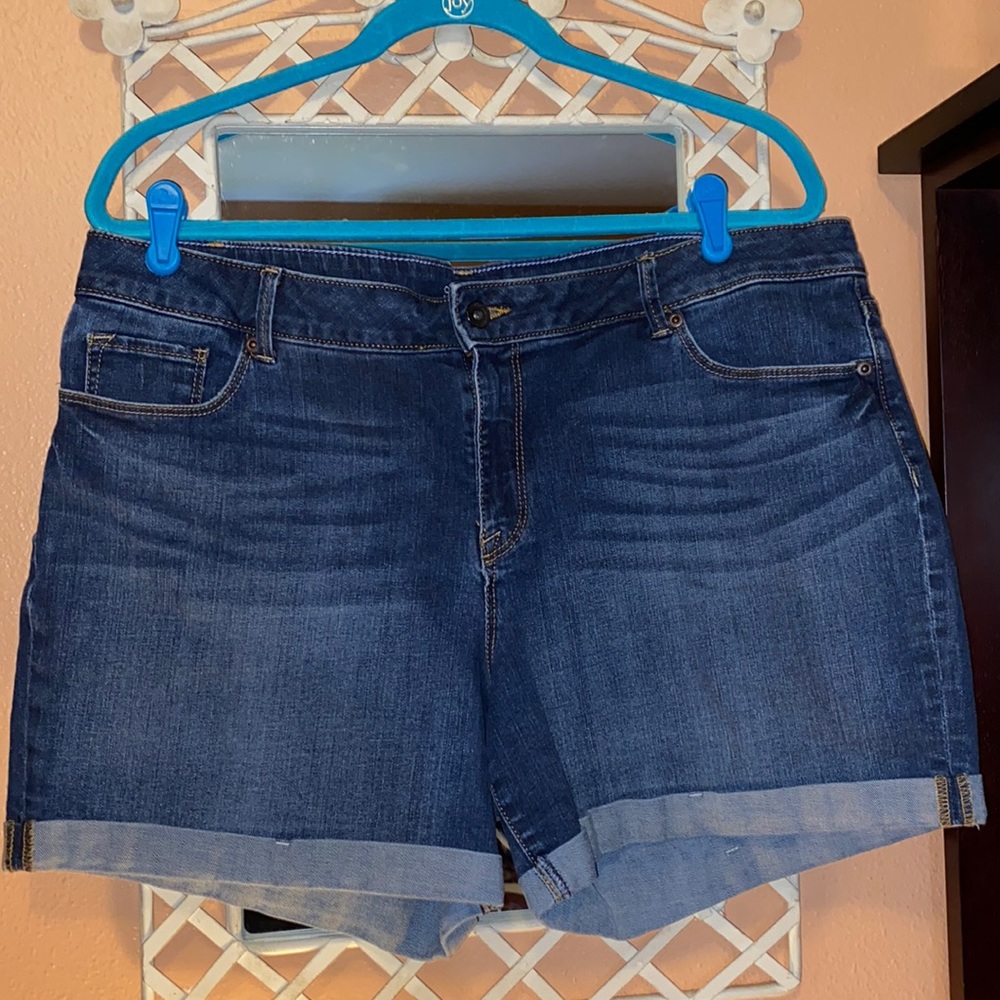 Sonoma life + style fit modern fit jean shorts with rolled cuffs